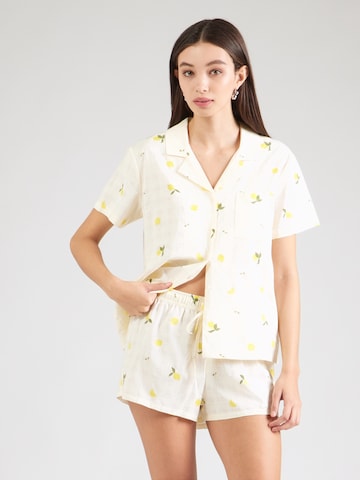 Pantaloni scurți de la Hunkemöller pe alb: față