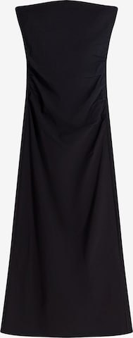 Rochie de la Bershka pe negru: față