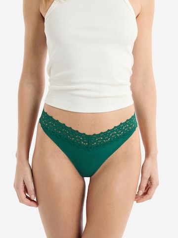 ETAM String 'Wish' in Grün: Vorderseite