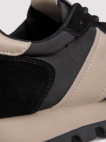 Pantofi de la Ombre pe negru