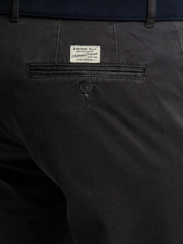 Steppin' out Slim fit Chino Pants in Grey