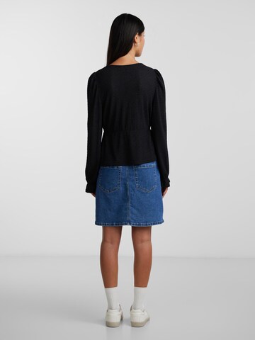 PIECES - Blusa 'JUNE' en negro