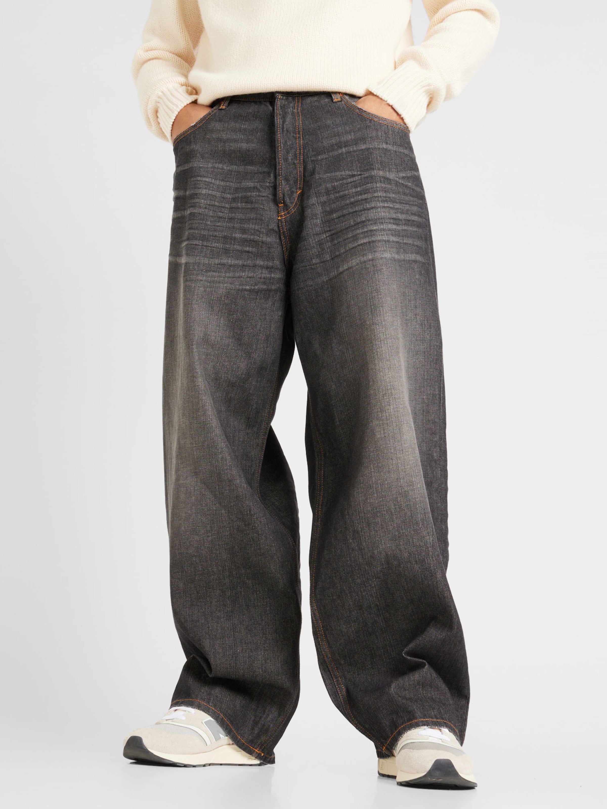 WEEKDAY Loosefit Jeans Astro in Schwarz ABOUT YOU