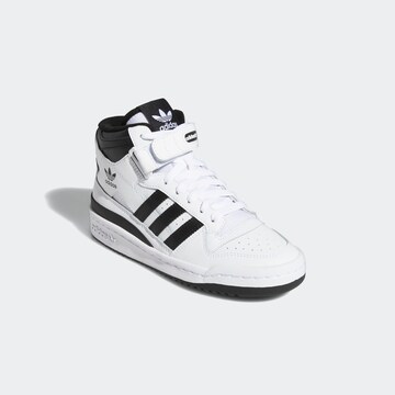 ADIDAS ORIGINALS - Sapatilhas 'Forum Mid' em branco