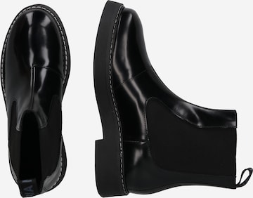 Bianco Chelsea Boots 'GISSEL' in Black