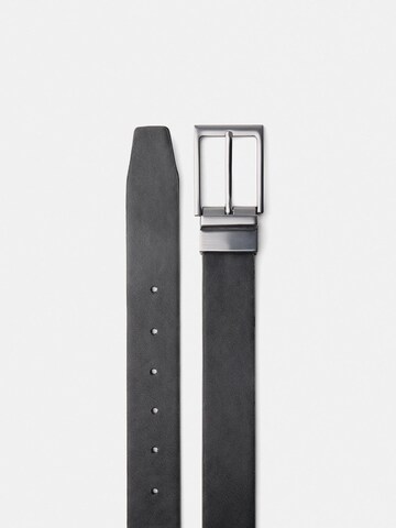 Bershka Riem in Zwart
