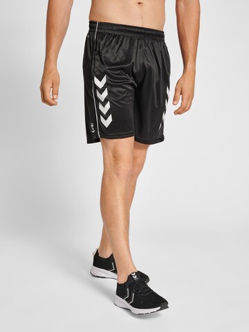 Hummel Regular Sportshorts 'Core' in Schwarz: predná strana