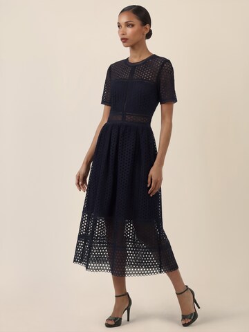 APART Kleid in Blau
