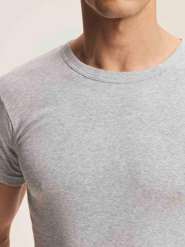 Henderson - Camiseta 'Slim-Fit-Baumwoll-T-Shirt mit Rundhals, BT-100 M' en gris