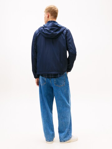 Tommy Jeans Преходно яке 'CHICAGO' в синьо