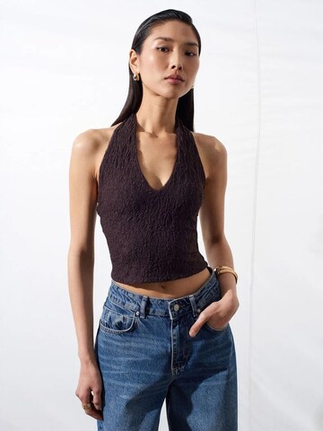 Dilvin Top in Brown: front