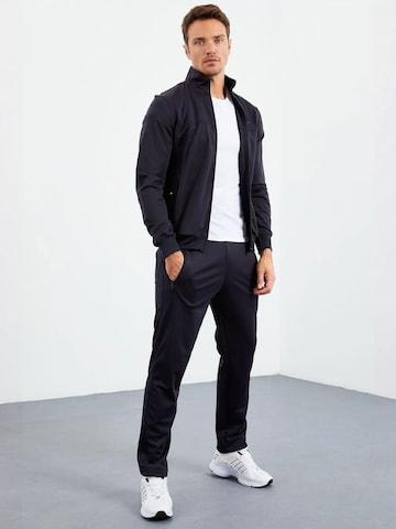 Completo per l'allenamento 'Aktive Sets' di Tommy Life in nero