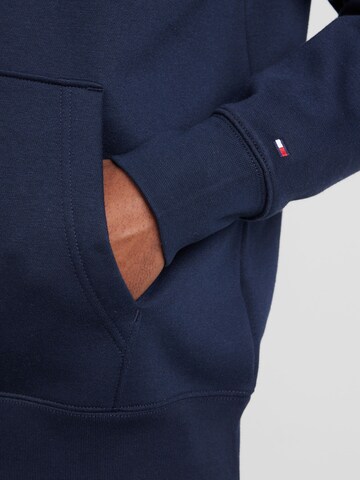 Bluză de molton de la TOMMY HILFIGER pe albastru