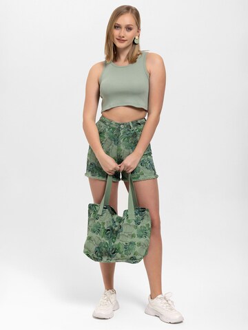 By Diess Collection Slimfit Shorts mit Tasche in Grün