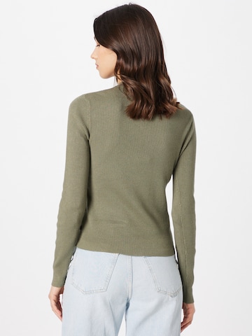 QS - Pullover em verde