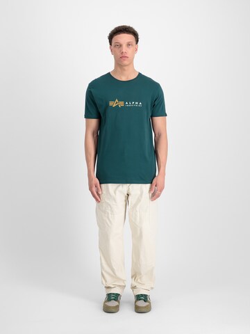 ALPHA INDUSTRIES Футболка в Зеленый