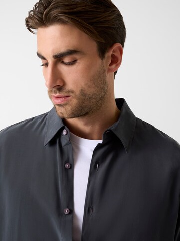 GUESS Regular Fit Hemd in Grau