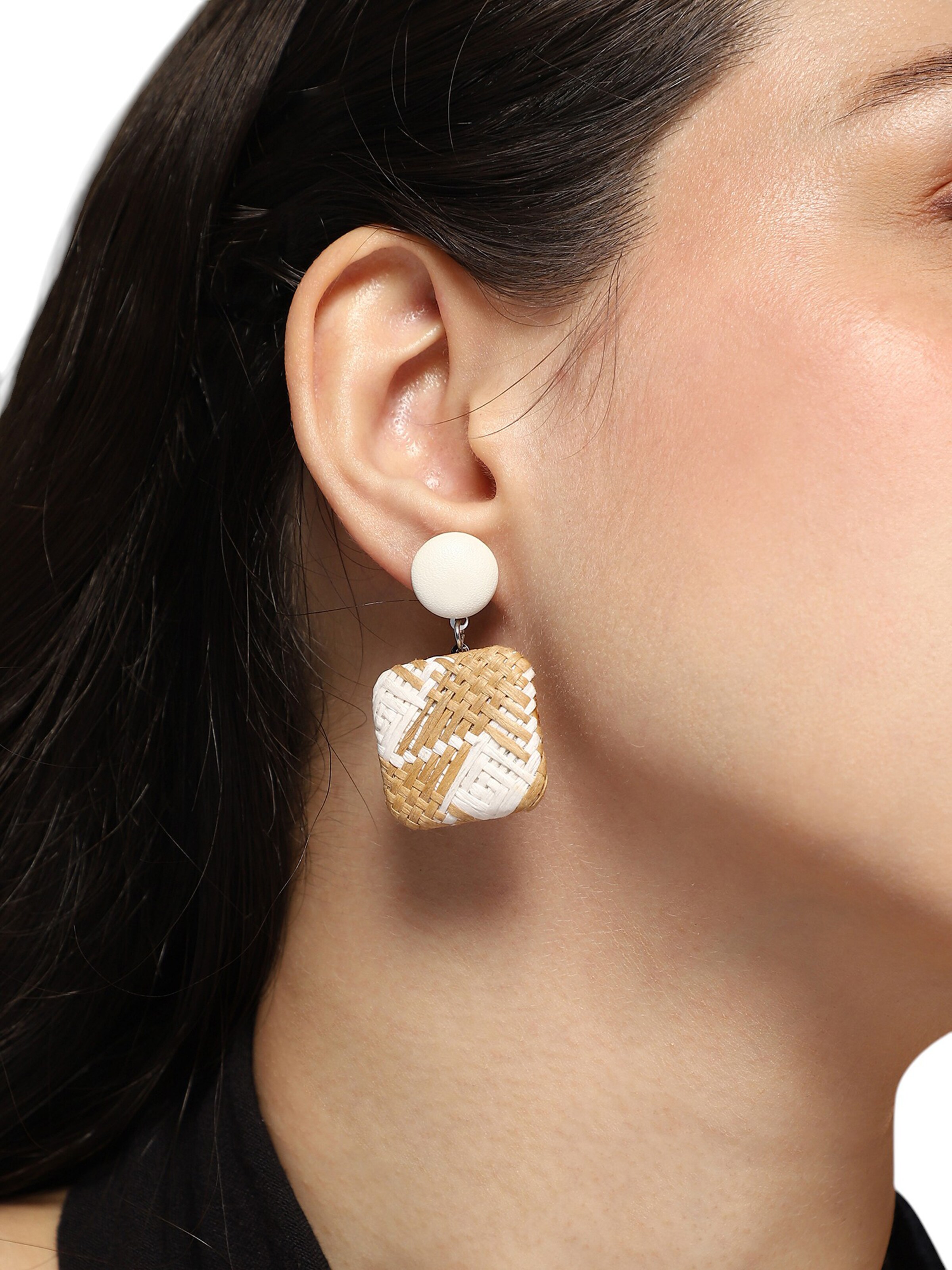 Boucles d'oreilles 'Aarna' SOHI en marron : devant