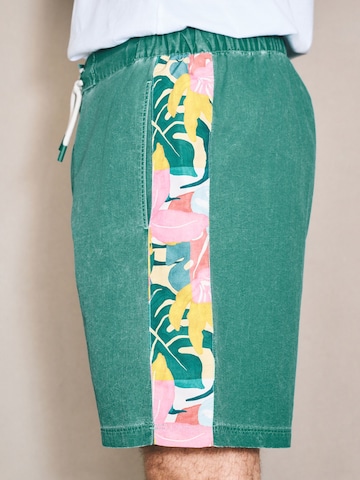 Next - Bermudas en verde