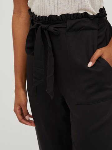 VILA Normalny krój Spodnie 'SEDONA' w kolorze czarny