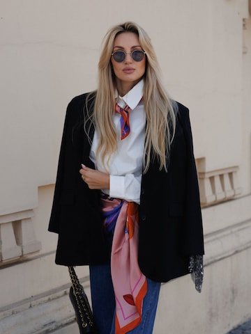 My Minelli - Chal 'Eva - Hand Rolled 100% Silk Scarf' en naranja: frente