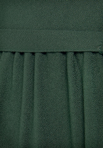 LASCANA Платье в Зеленый