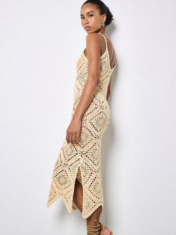 Abito ' ' di Apricot in beige