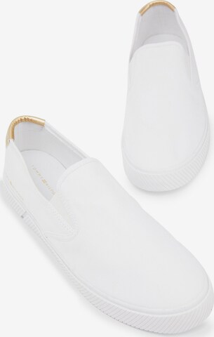 TOMMY HILFIGER Slip-Ons in White