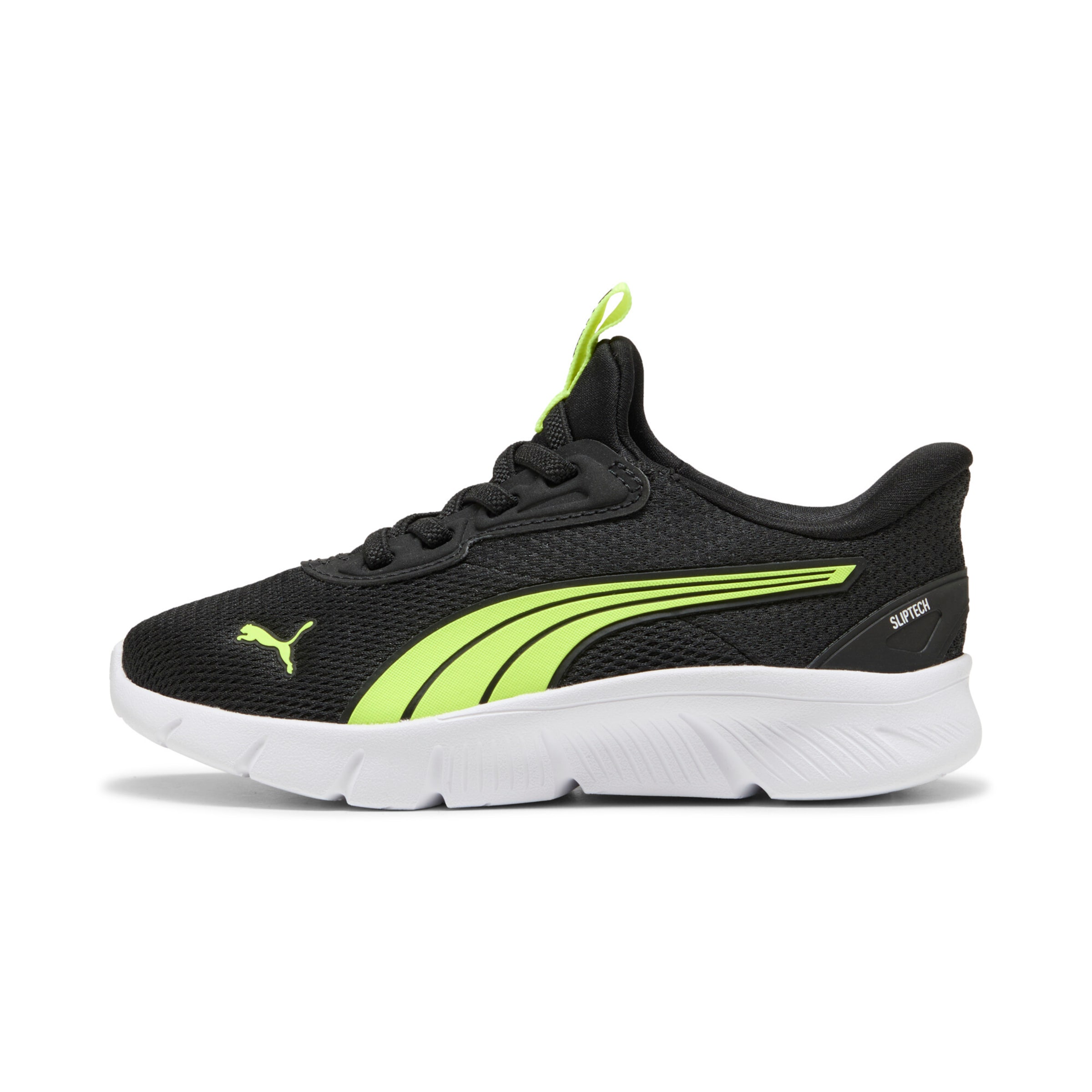 PUMA Slip On in Schwarz: Vorderseite