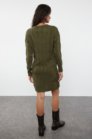 Trendyol Kleid in Grün