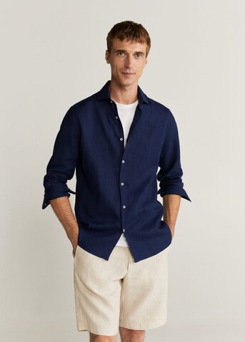 MANGO MAN Regular Fit Hemd 'Avispe' in Blau: Vorderseite