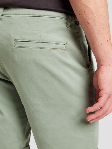 QS Regular Chino in Groen