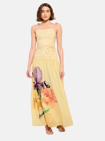 Lipsy Dress in Yellow: front