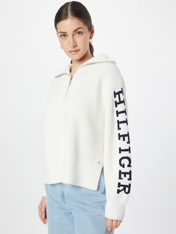 Pull-over TOMMY HILFIGER en blanc : devant