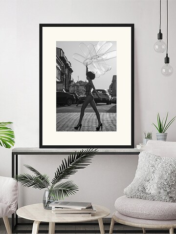 Liv Corday Image in Black