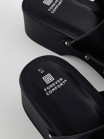 Next Clogs 'Forever Comfort' in Schwarz
