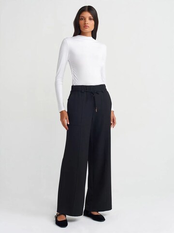 Dilvin Wide leg Pants in Black