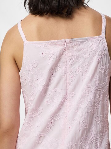 Robe PIECES en rose