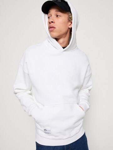 ALPHA INDUSTRIES Μπλούζα φούτερ σε λευκό