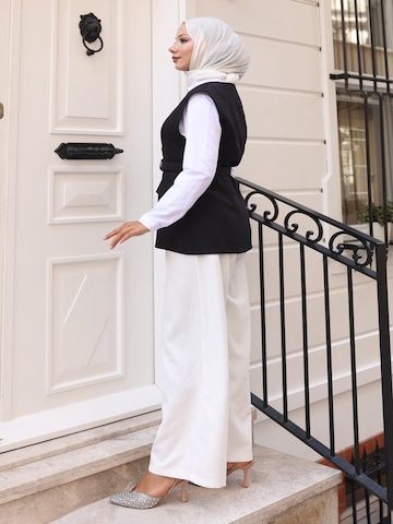 MODAMIHRAM Tunic in Black