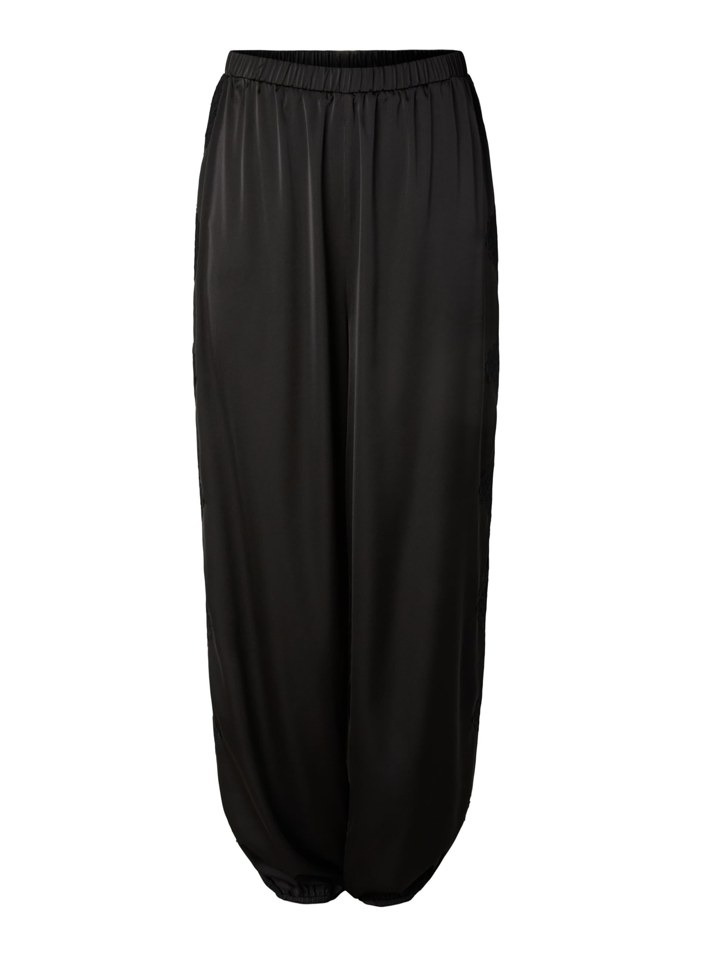 PIECES Barrel Trousers 'PCOLLI MW' in Black: front