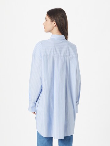 WEEKDAY Bluse in Blau