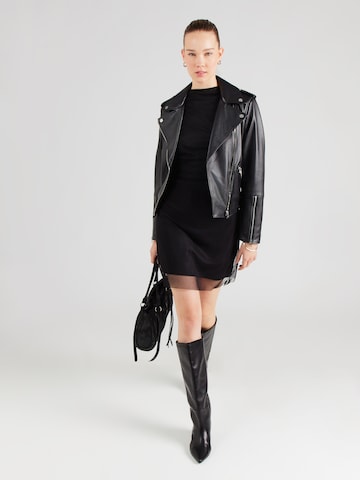 Rochie 'Chiara' de la studioselect pe negru