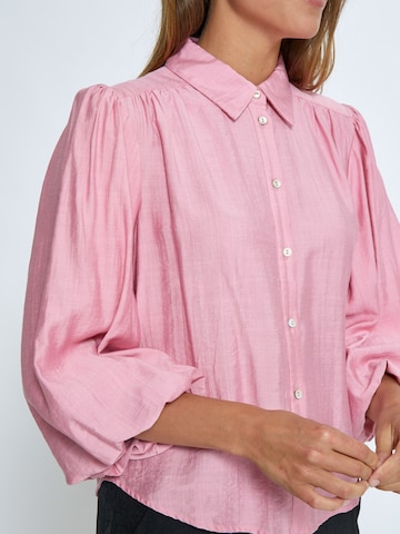 Peppercorn Blouse 'Gatty' in Roze