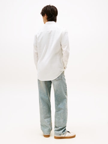 Tommy Jeans Regular Fit Hemd (OCS) in Weiß