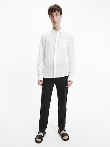 Calvin Klein Klasický střih Košile – bílá