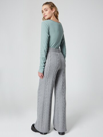 florence by mills exclusive for ABOUT YOU Wide leg Broek 'Rosa' in Grijs