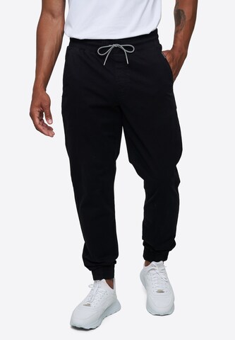 recolution Tapered Chino Pants 'Musa' in Black: front