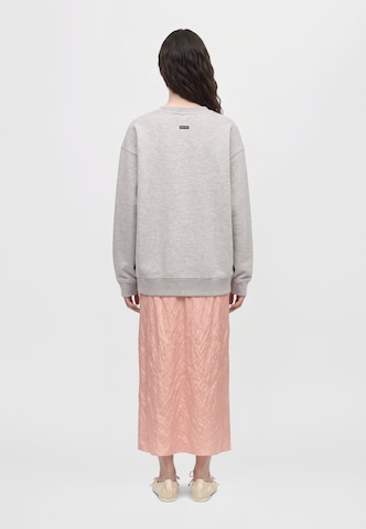 Munthe - Sweatshirt 'CHANDLER' em cinzento: atrás