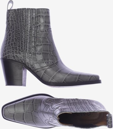 GANNI Dress Boots in 39 in Grey: front